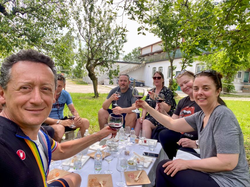 Sirmione: Vineyard Tour with Lugana Wines and Local Tastings - Walking from Turbiana vines to the cellar