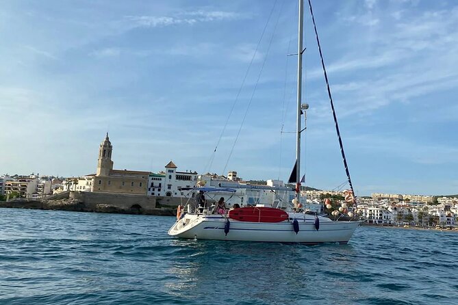 Sitges sailing, walking and winery tour - Two Hours Along the Garraf Coast