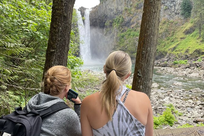Snoqualmie Falls and Wineries Tour from Seattle - From Seattle to Snoqualmie Falls by floating bridge