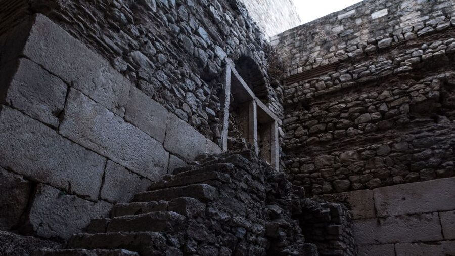 Split: Game of Thrones Tour with Diocletian's Palace Cellar - Why Split worked so well as Meereen