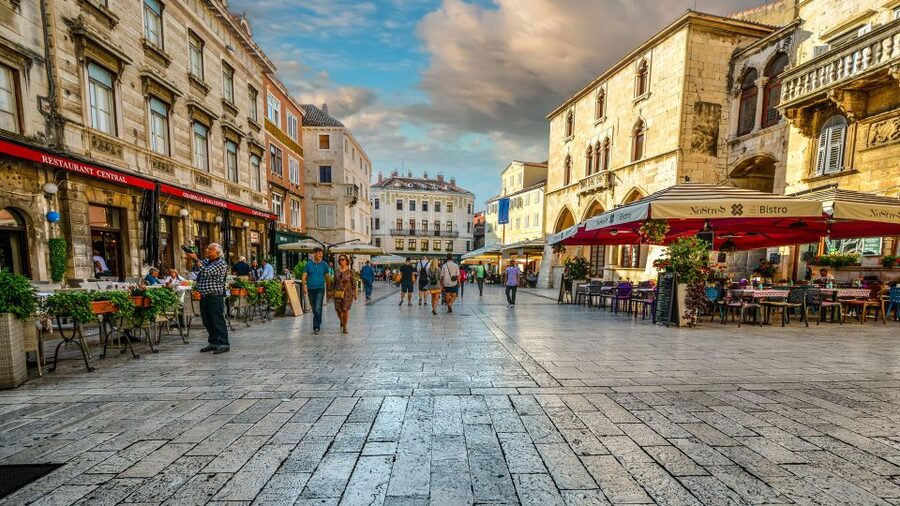 Split: Game of Thrones Tour with Diocletian's Palace Cellar - What the guides add to the experience