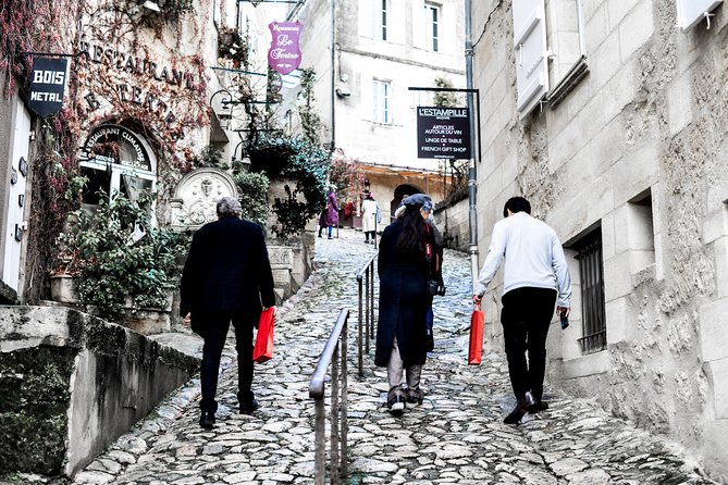 St-Emilion & Médoc Wine Day Tour: Chateaus, Tastings and Lunch - Saint-Émilion: village streets before the wine