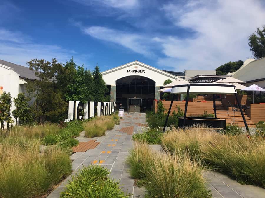 Stellenbosch: Devon Valley Vineyards Bicycle Tour w. Lunch - What $158 includes and what it means