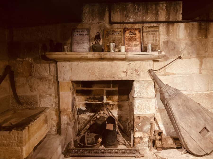 SYDNEY : Ghosts, Grog & The Rocks: Haunted Pubs &Cellar Tour - The Rocks Push and Sydney’s rough port life