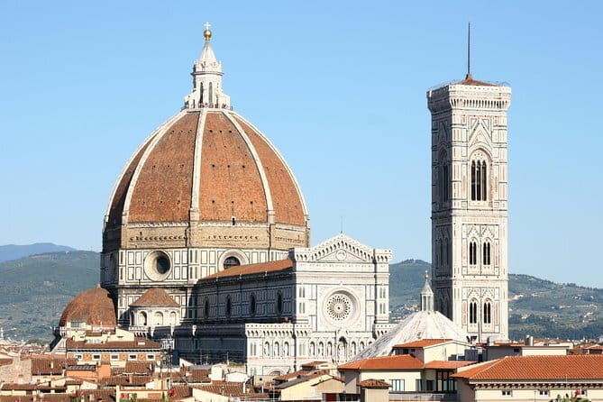 The Essence of Tuscany: Private Journey & Estate Winery Lunch - What the private format changes
