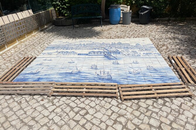 Tile painting experience and visit Azeitão wine cellar - The museum room and the company story