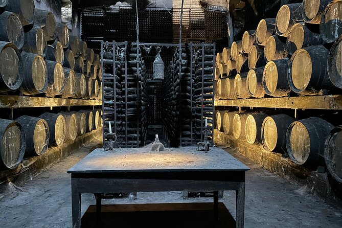 Tile painting experience and visit Azeitão wine cellar - What the $145.12 price really covers