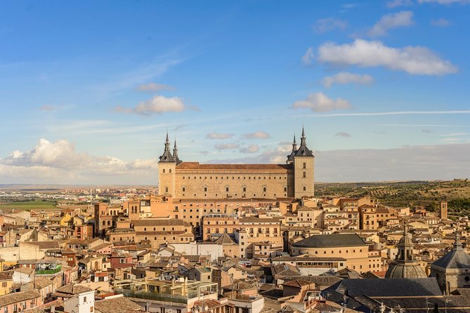 Toledo Tour & Vineyard Walk with Wine Tasting from Madrid - Lunch and free time in a hill town