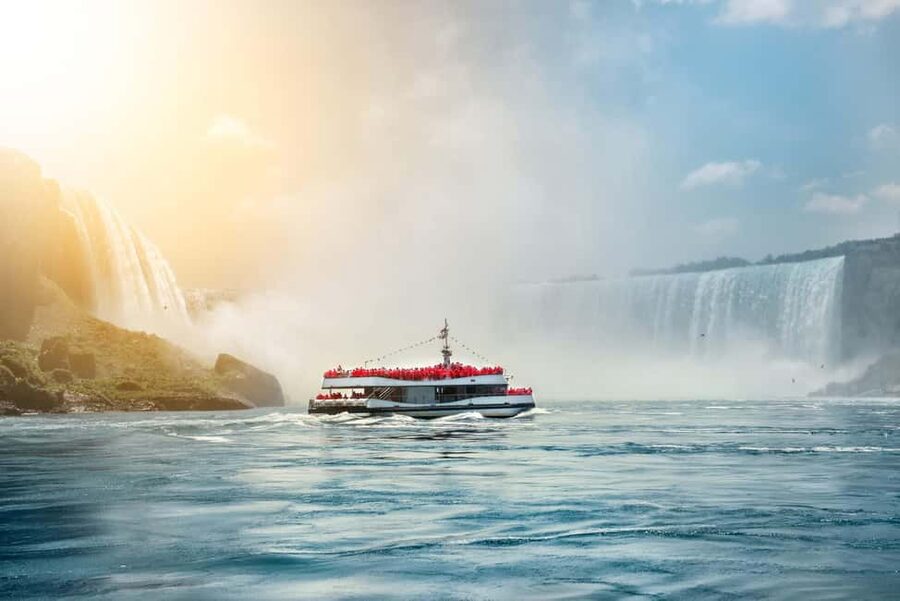 Toronto: Niagara Falls Guided Tour with Winery Stop - Key points at a glance
