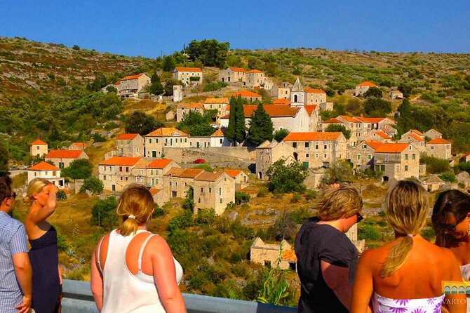 Twice the Wine - Two wineries half day tour, with delicacies - Key points at a glance