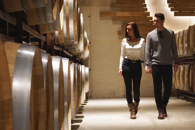 Two wineries tour with wine tasting - Key points at a glance
