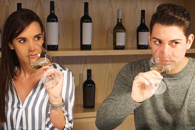 Two wineries tour with wine tasting - Why the two-winery format works