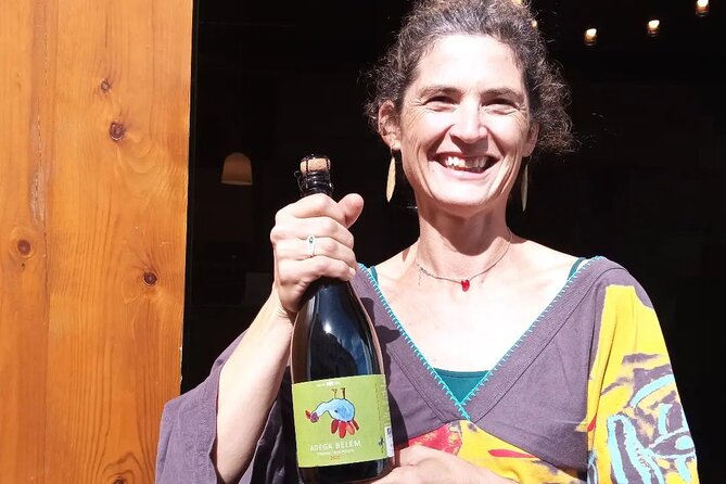 Urban winery tour, premium tasting flight & tapas - Who will get the most from this wine tasting?