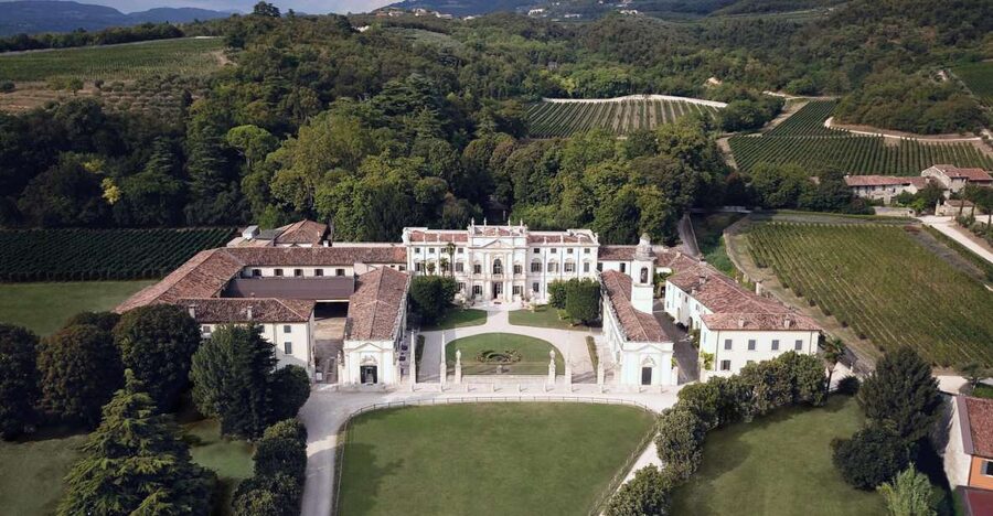 Valpolicella: Amarone Chateau Guided Tour and Wine Tasting - Key points at a glance