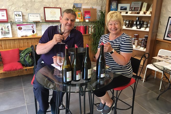 Vineyard cycle tours in and around Chinon, in the Loire Valley - Riding from town into the vineyards