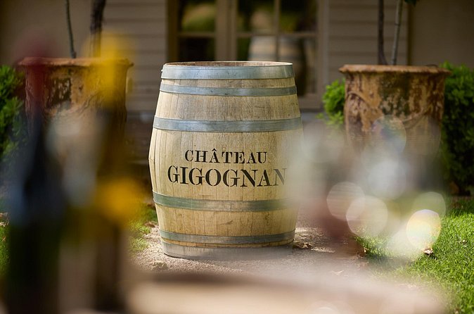 Visit of the cellars of Château Gigognan with tasting - Language, group size, and comfort