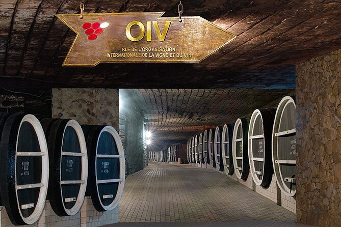 Visit the Largest Winery in the World and Manuc Bei Mansion - Key points to know before booking