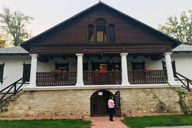 Visit the Largest Winery in the World and Manuc Bei Mansion - Should you book the Milestii Mici and Manuc Bei tour?