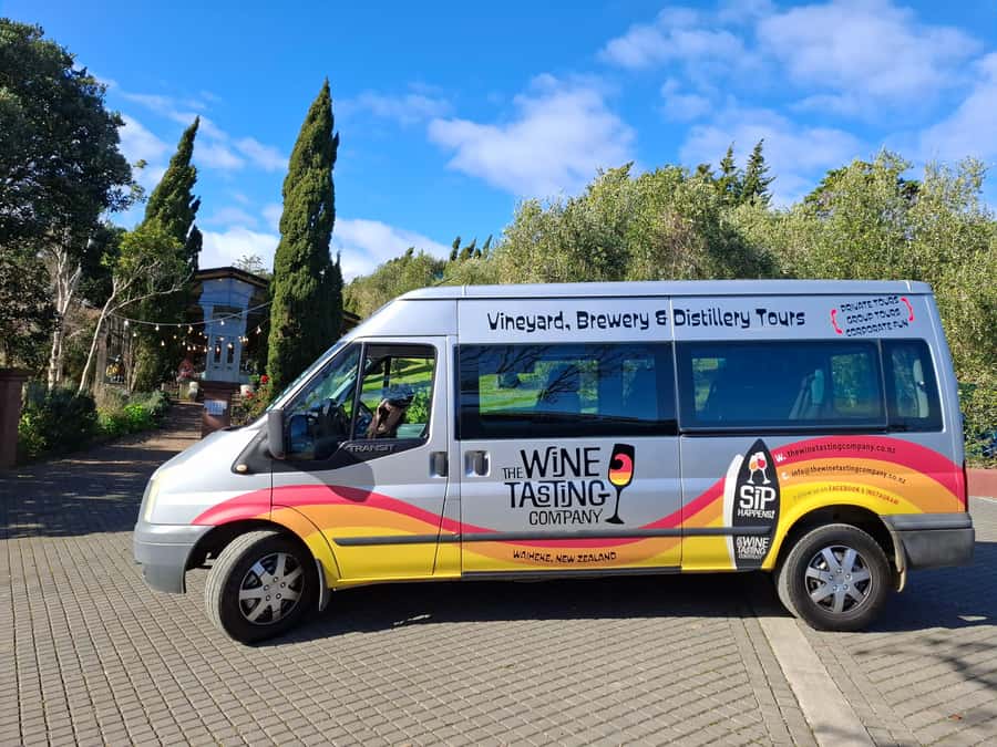 Waiheke Island: Sip and Savor 3 Vineyards Tour with Lunch - Why this Waiheke wine day works so well