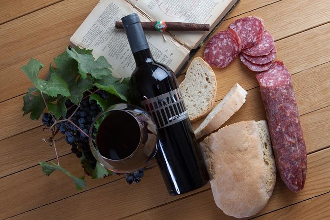 Wine tasting and walk in the Vineyard of Assisi - What happens at the SAIO tasting room