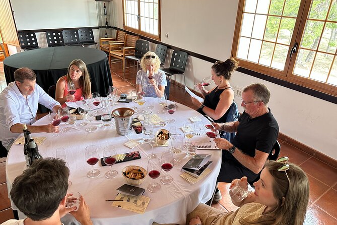 Wine Tasting in Three Boutique Wineries Tour - Max 8 people - Lunch among the vineyards in Pacs del Penedès