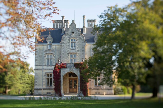 Wine Tour at Chateau Lanessan - The garden and the character of Château Lanessan