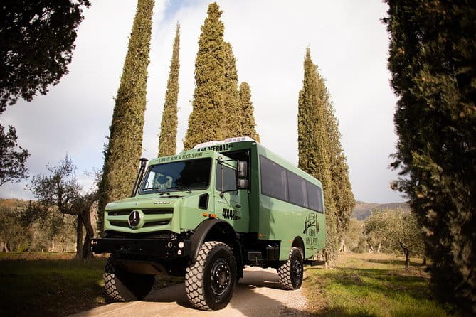 Wine Tour of two Chianti wine estates on the hills of Florence - Tuscan food makes the wine easier to understand
