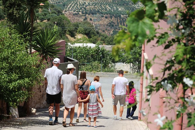 "YAMAS" - Winery tour &wine tasting - Who will enjoy this wine tour most?